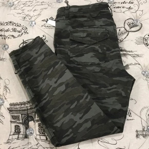 Caslon Utility Pants (Petite) - Picture 8 of 8